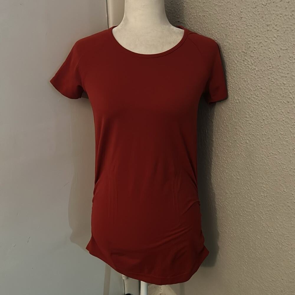 Athleta Red Crewneck Activewear Top M Athleisure Sportswear Casual Cherry Girl